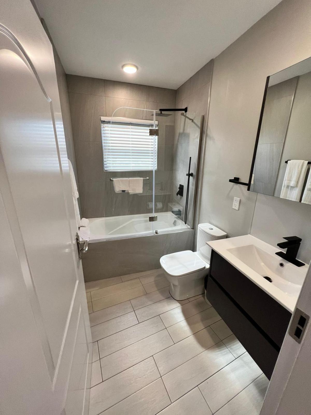 באסטר Hillsboro Condominiums מראה חיצוני תמונה